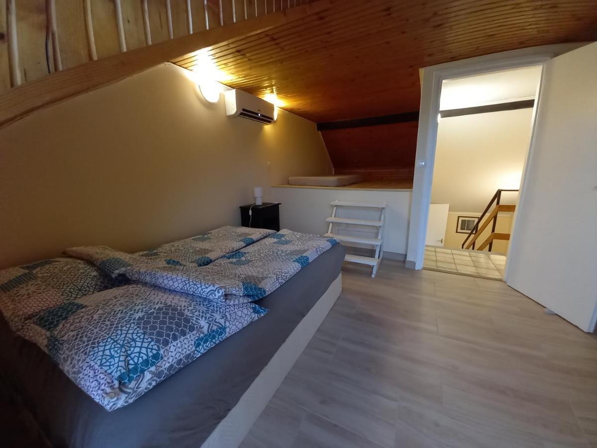 Malibu Apartment Balaton North Balatonalmadi Exterior photo